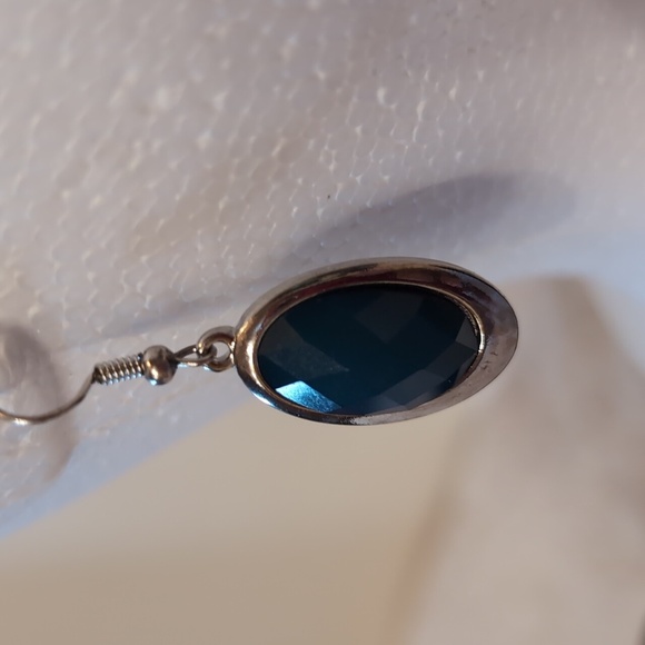 Vintage Gold Toned Blue Sapphire Like Center Piece Hook Earrings - Picture 4 of 7